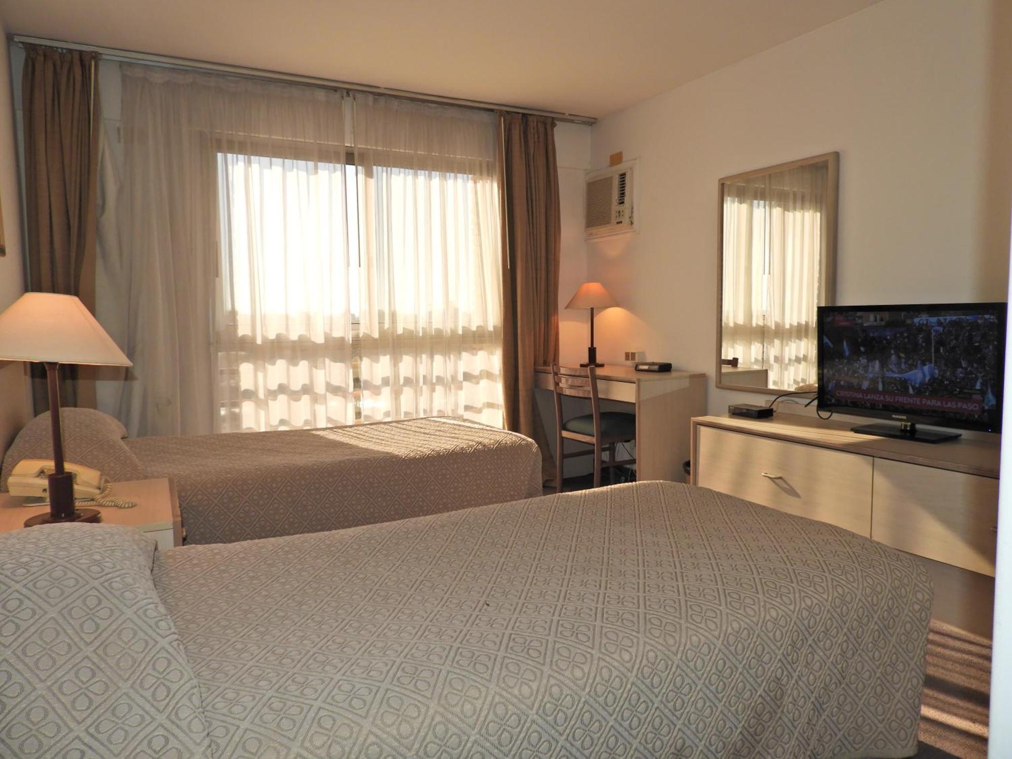 Hotel Tres Cruces モンテビデオ エクステリア 写真