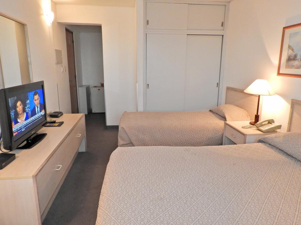 Hotel Tres Cruces モンテビデオ エクステリア 写真