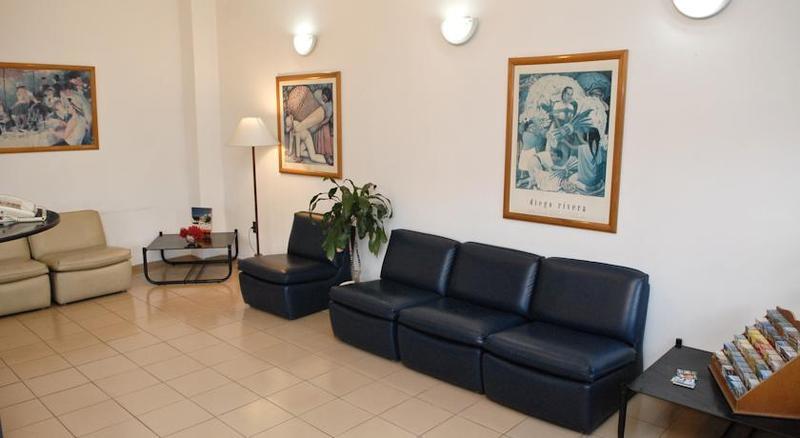 Hotel Tres Cruces モンテビデオ エクステリア 写真