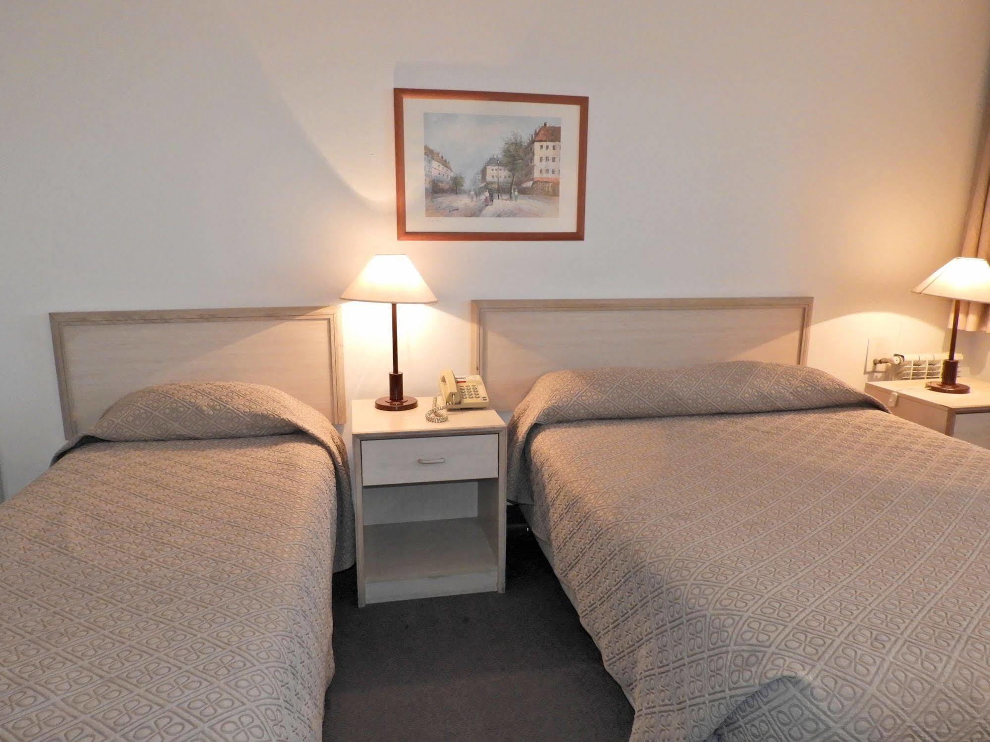 Hotel Tres Cruces モンテビデオ エクステリア 写真