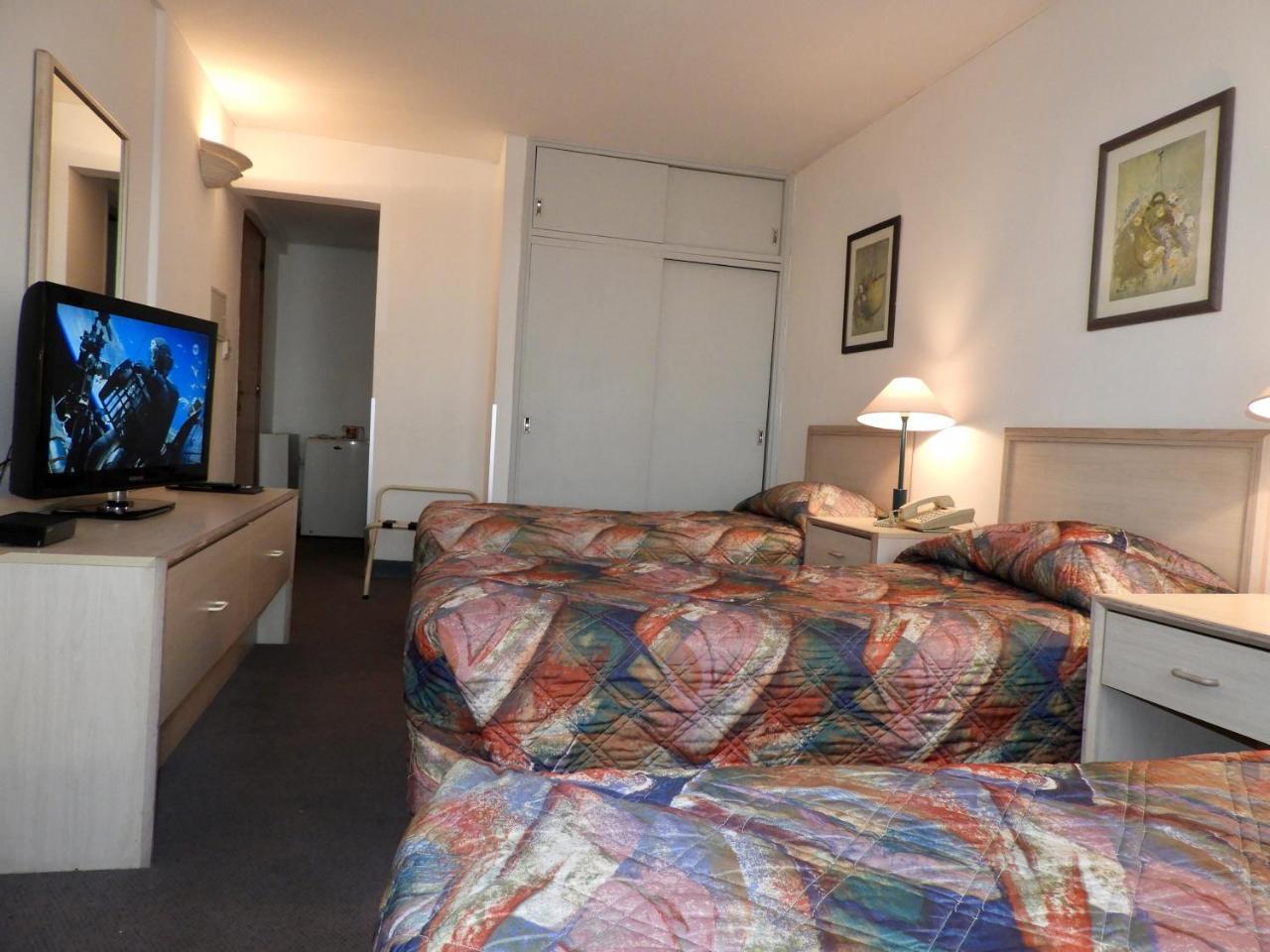 Hotel Tres Cruces モンテビデオ エクステリア 写真